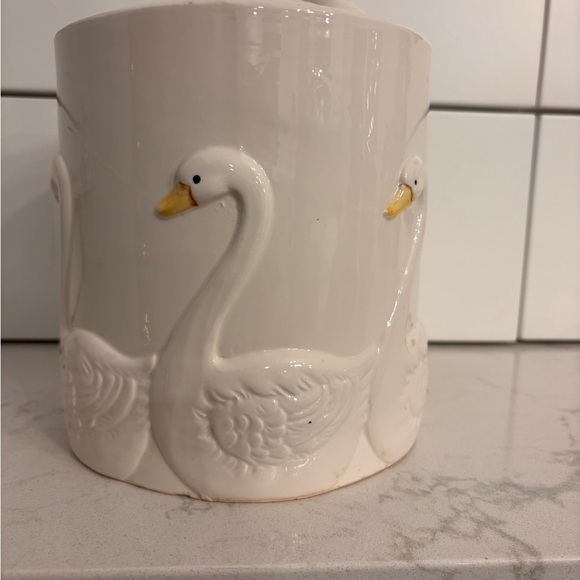 Vintage Ron Gordon Elegant White Swan Ceramic Canister - Picture 1 of 5